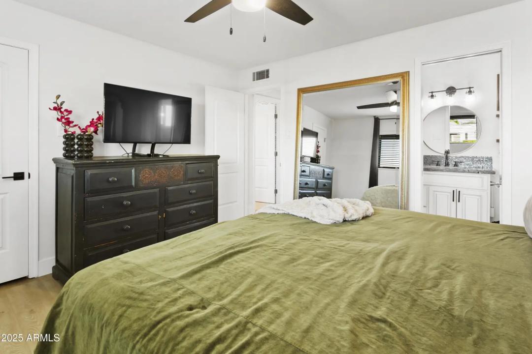 Real Estate Picture 33