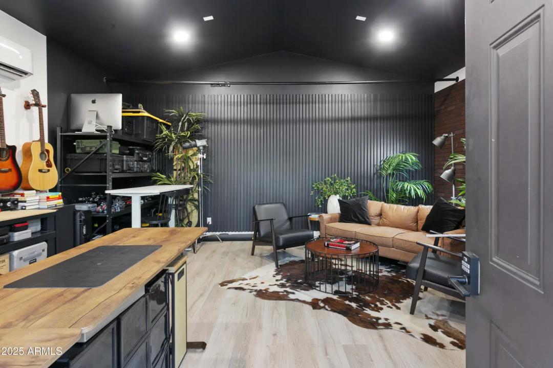 Real Estate Picture 5