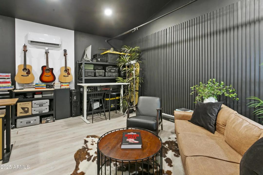 Real Estate Picture 7