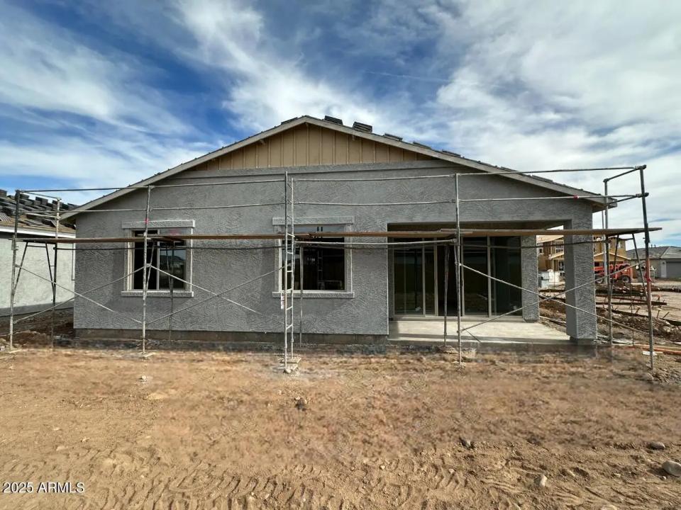 Real Estate Picture 7