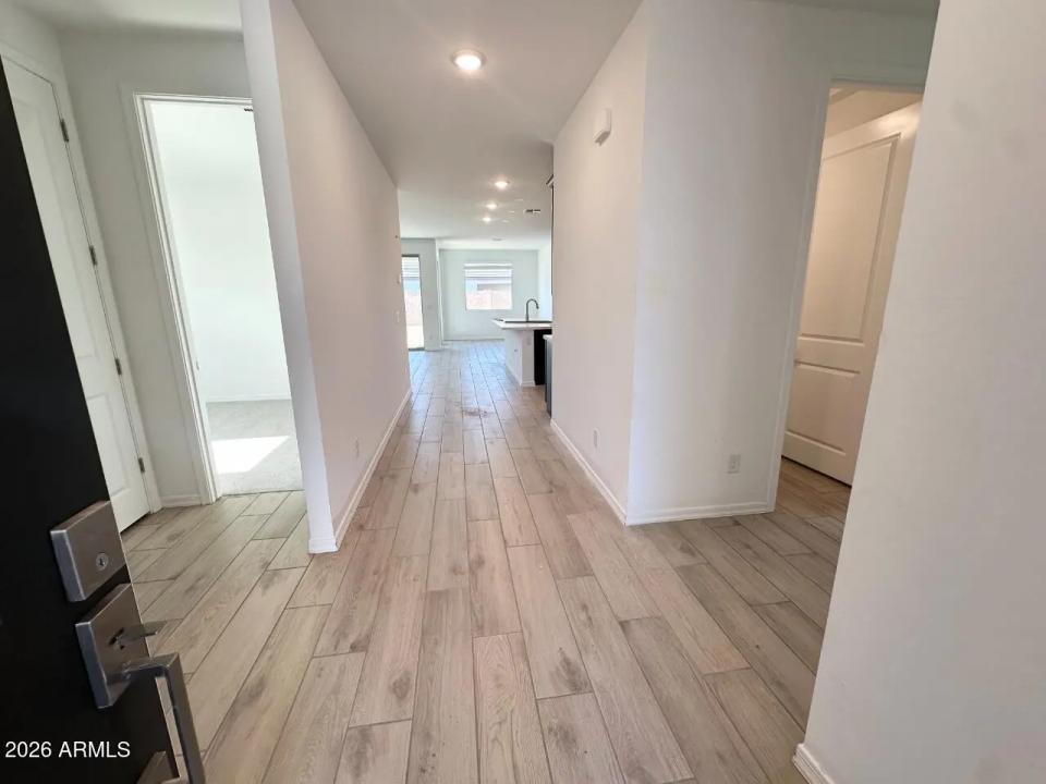 Real Estate Picture 5