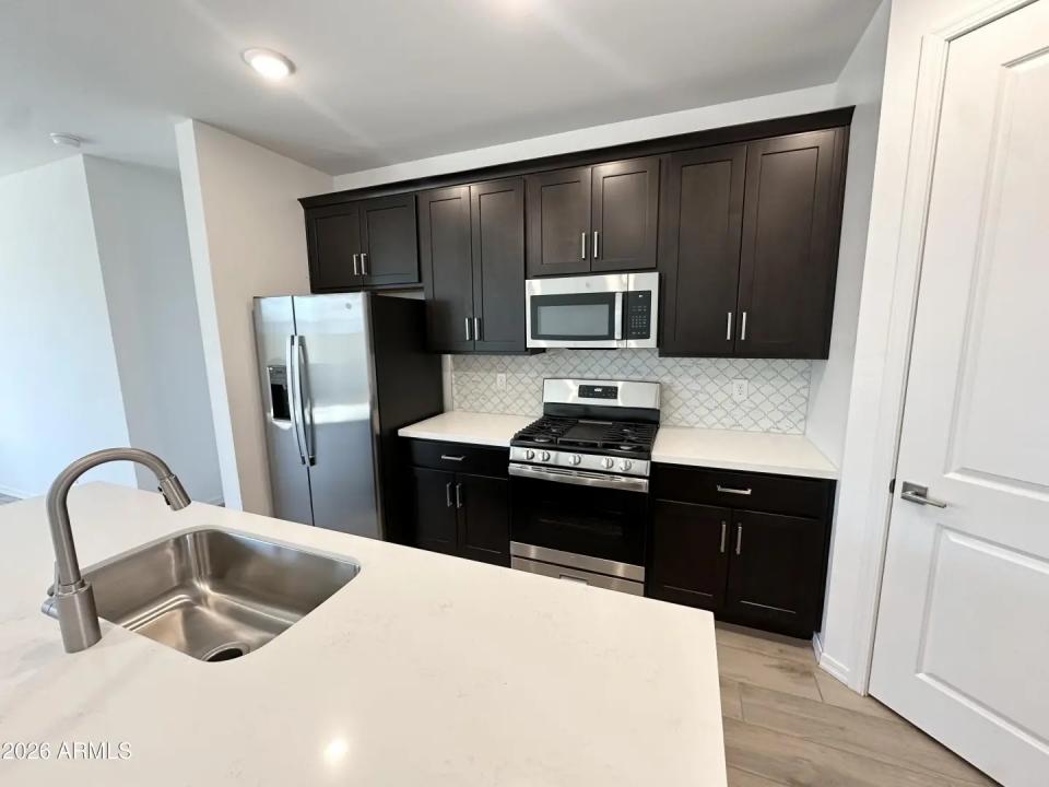 Real Estate Picture 3