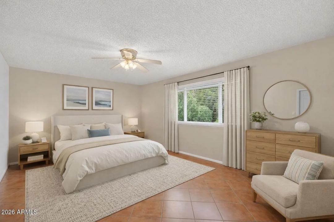 Real Estate Picture 9