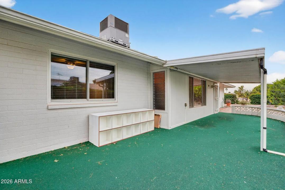 Real Estate Picture 24