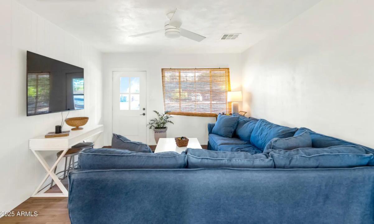 Real Estate Picture 3