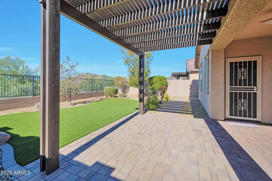 Real Estate Picture 25