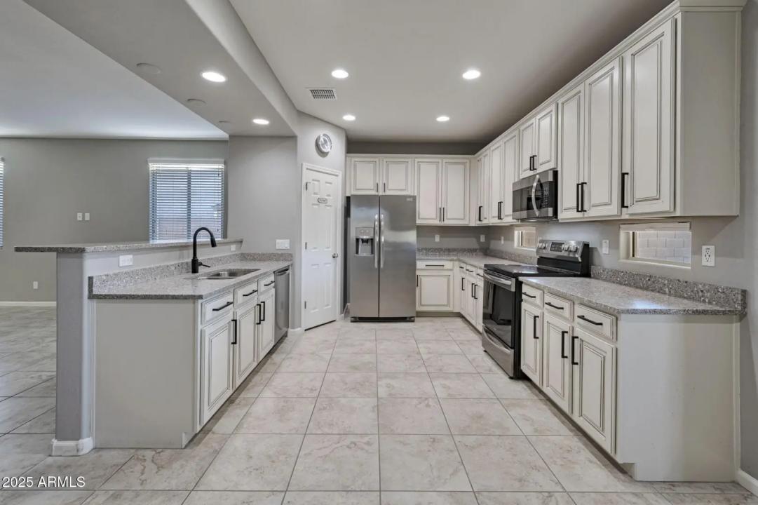 Real Estate Picture 7