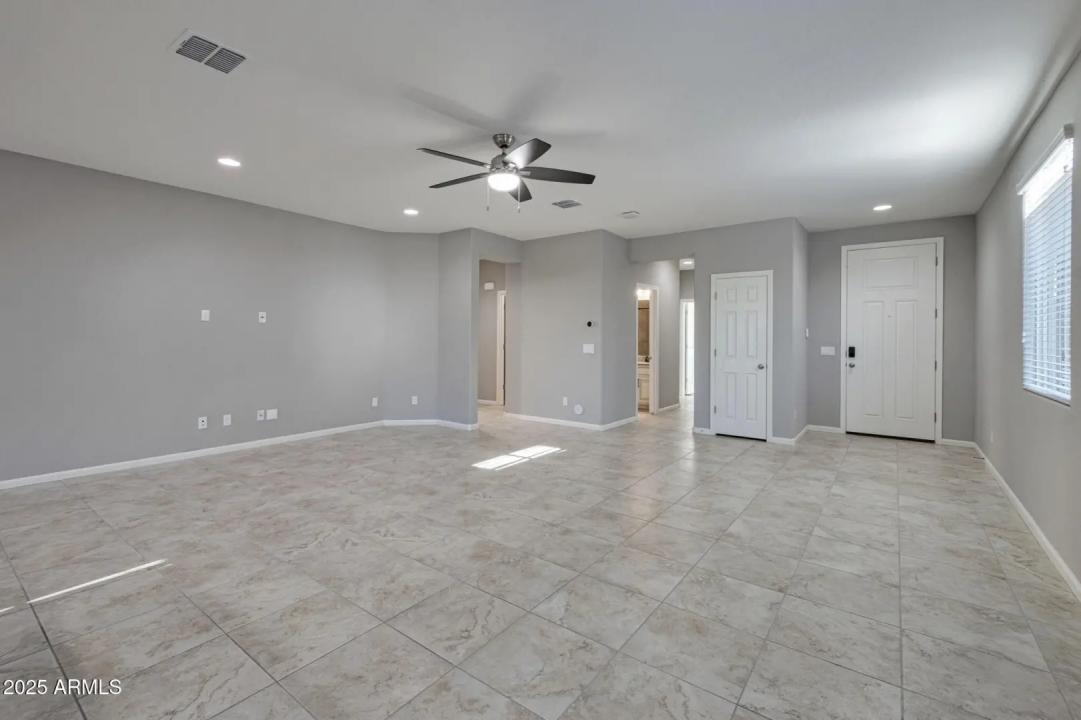 Real Estate Picture 12