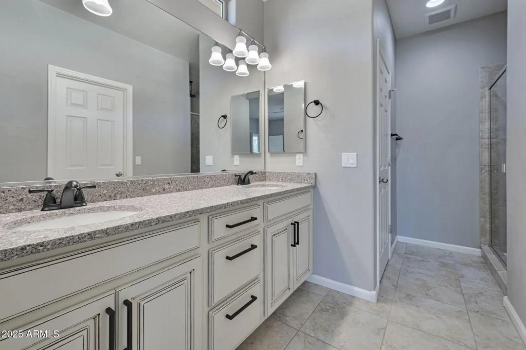 Real Estate Picture 16