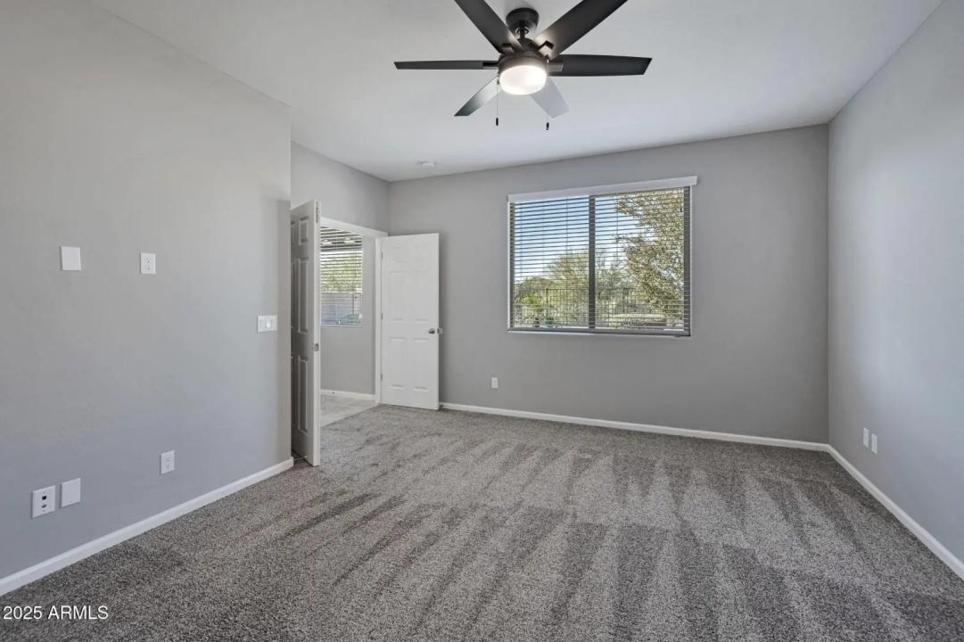 Real Estate Picture 14