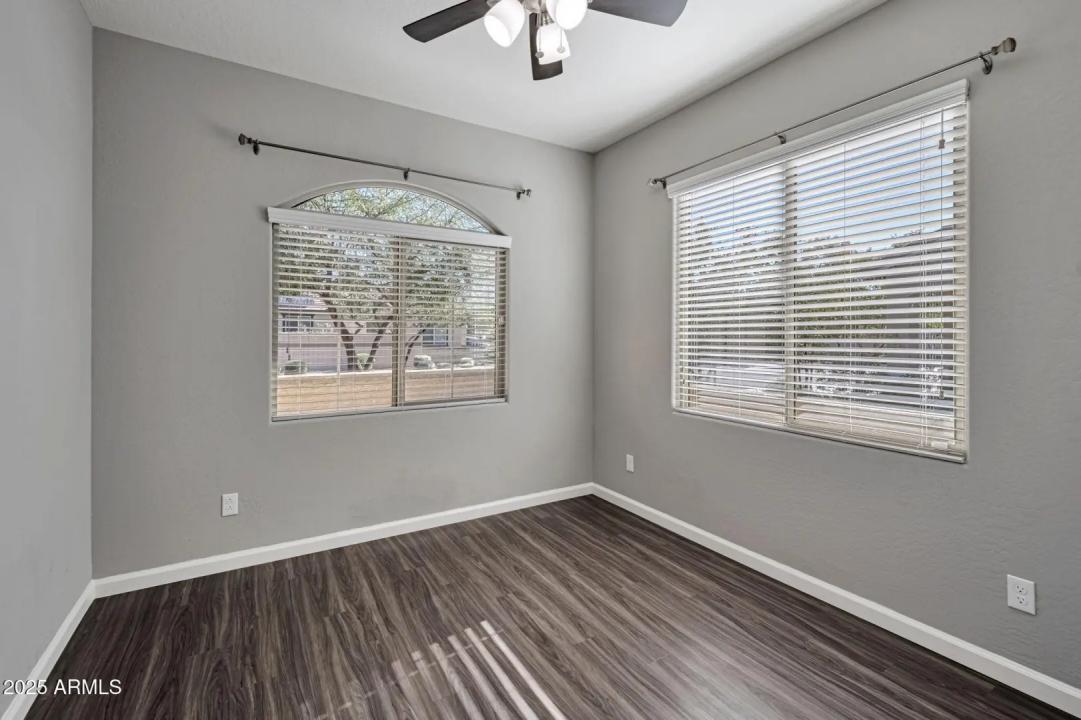 Real Estate Picture 17