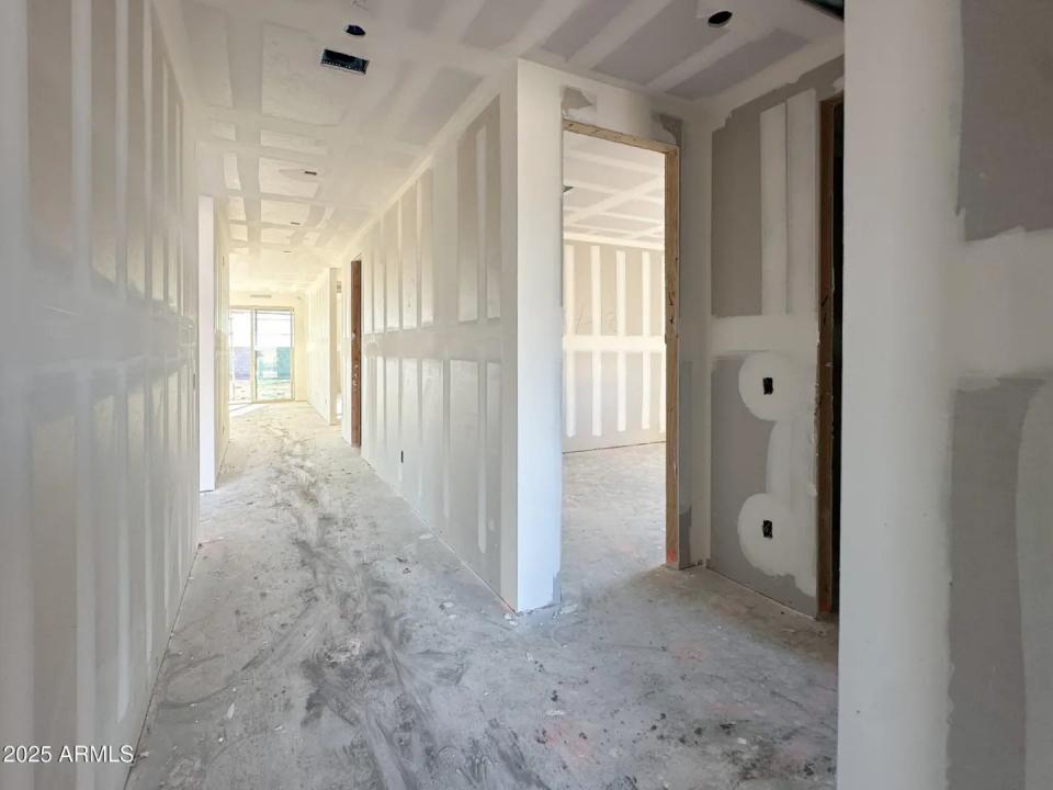 Real Estate Picture 3