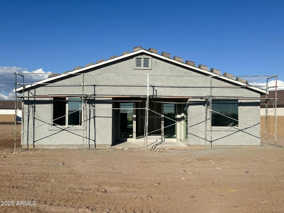 Real Estate Picture 6