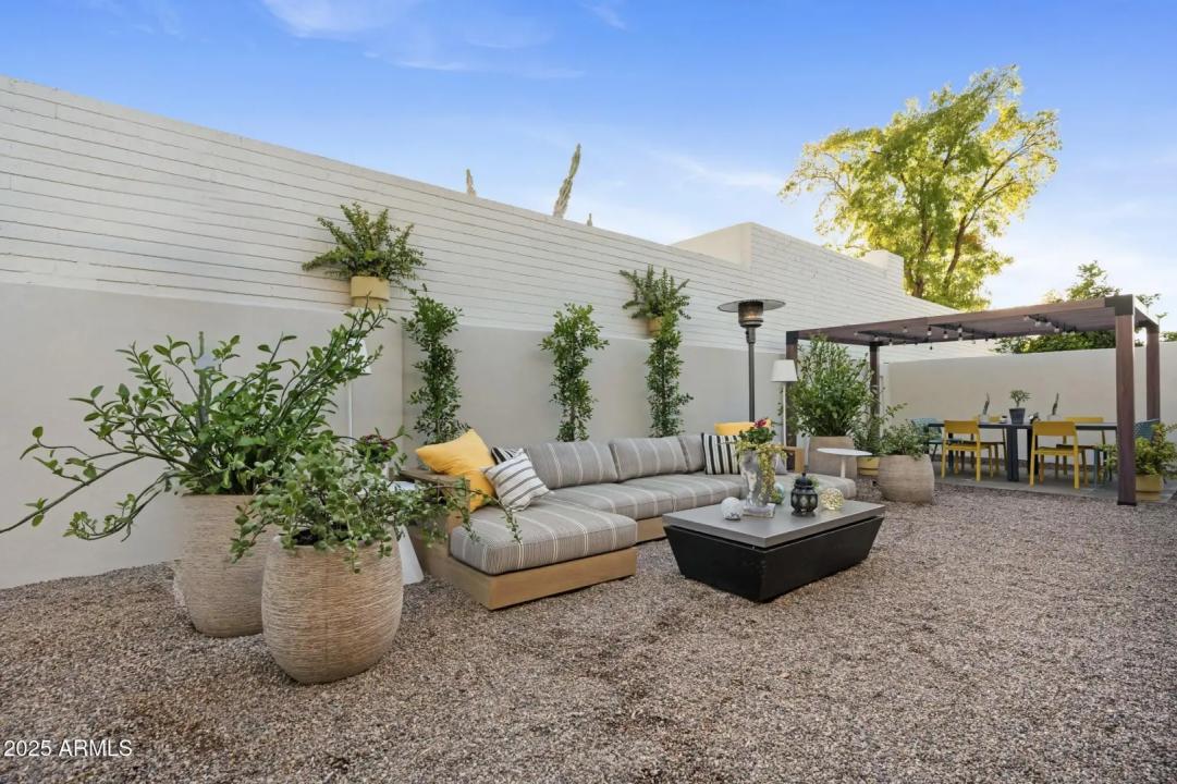 Real Estate Picture 5