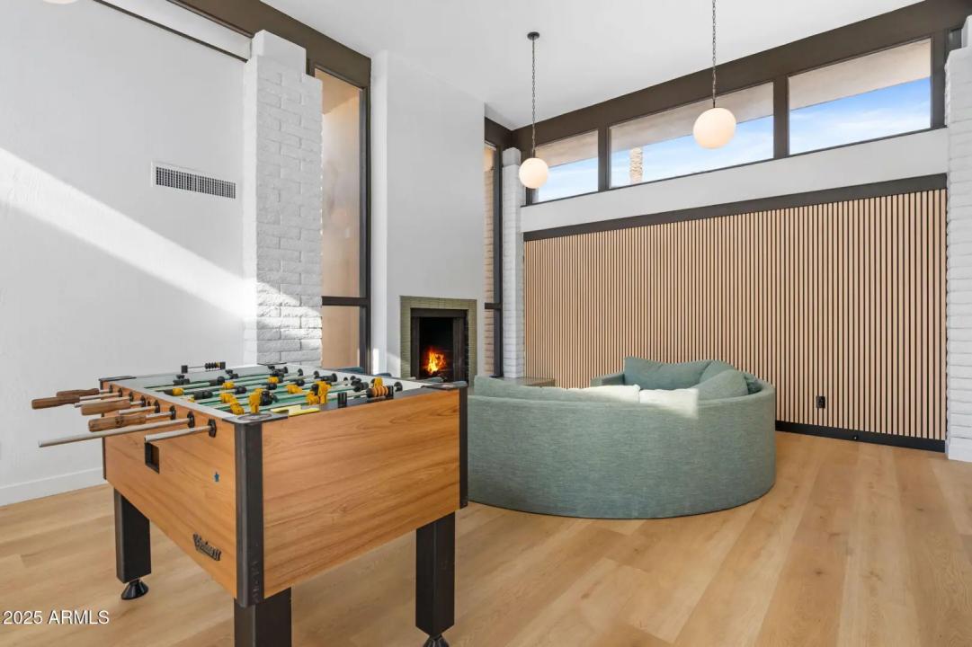 Real Estate Picture 8