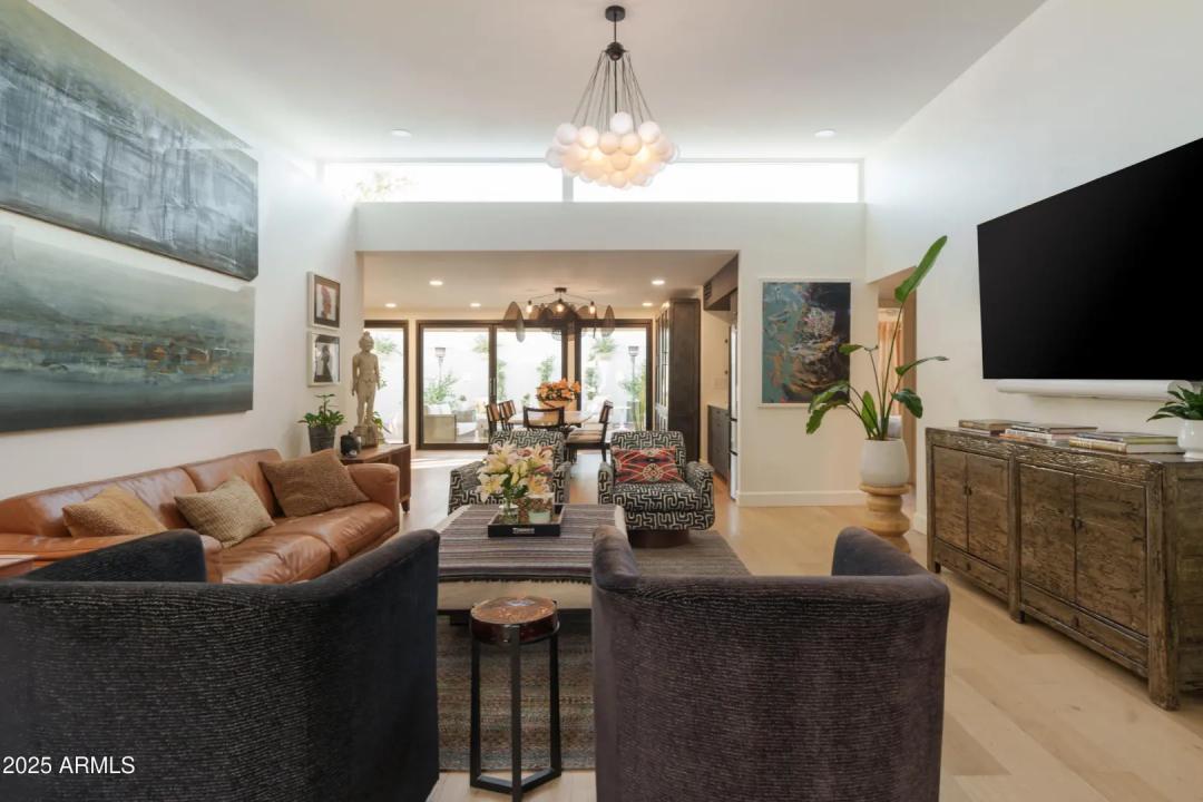 Real Estate Picture 3