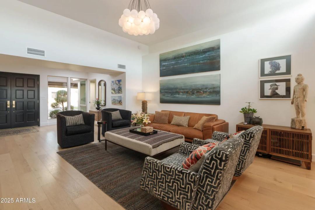 Real Estate Picture 4