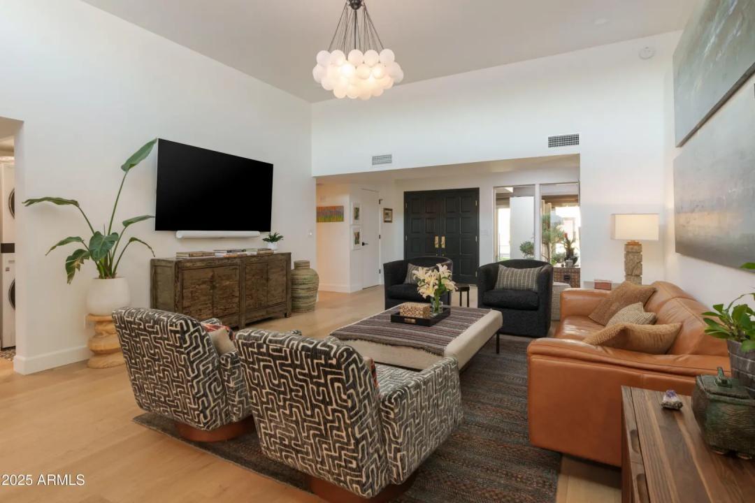 Real Estate Picture 5