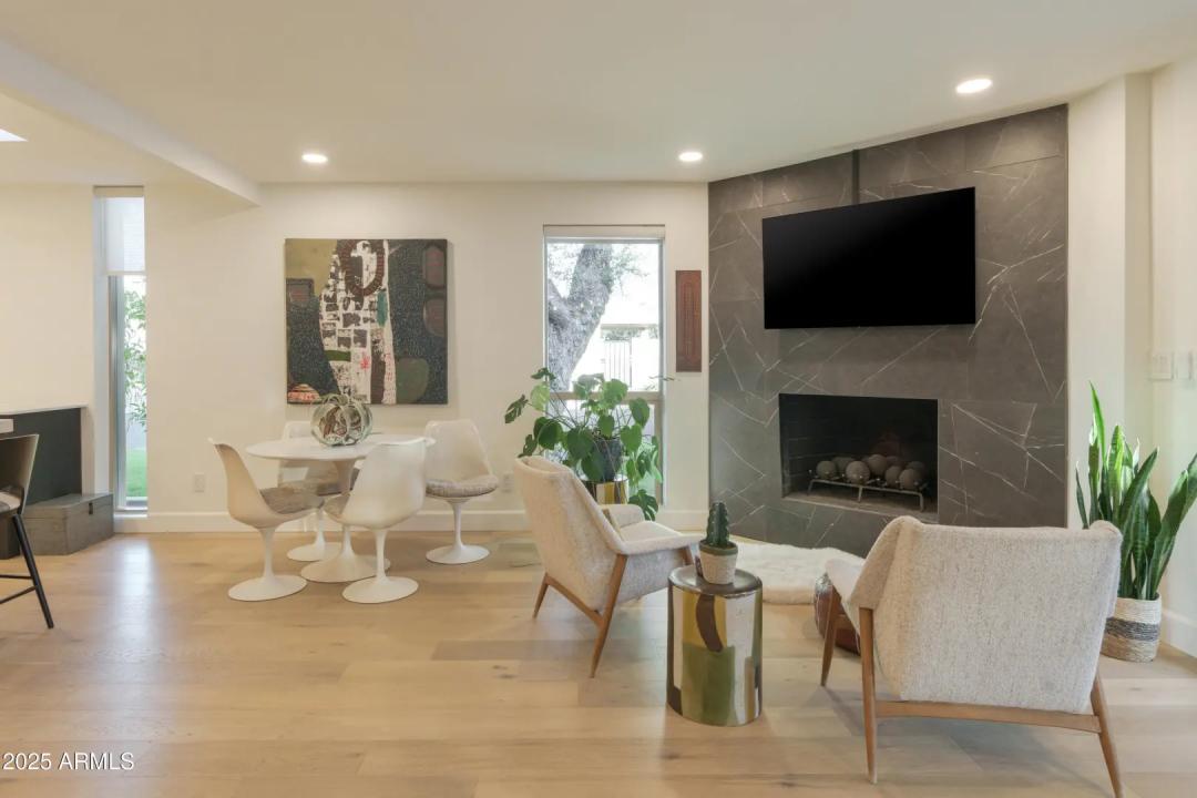 Real Estate Picture 9