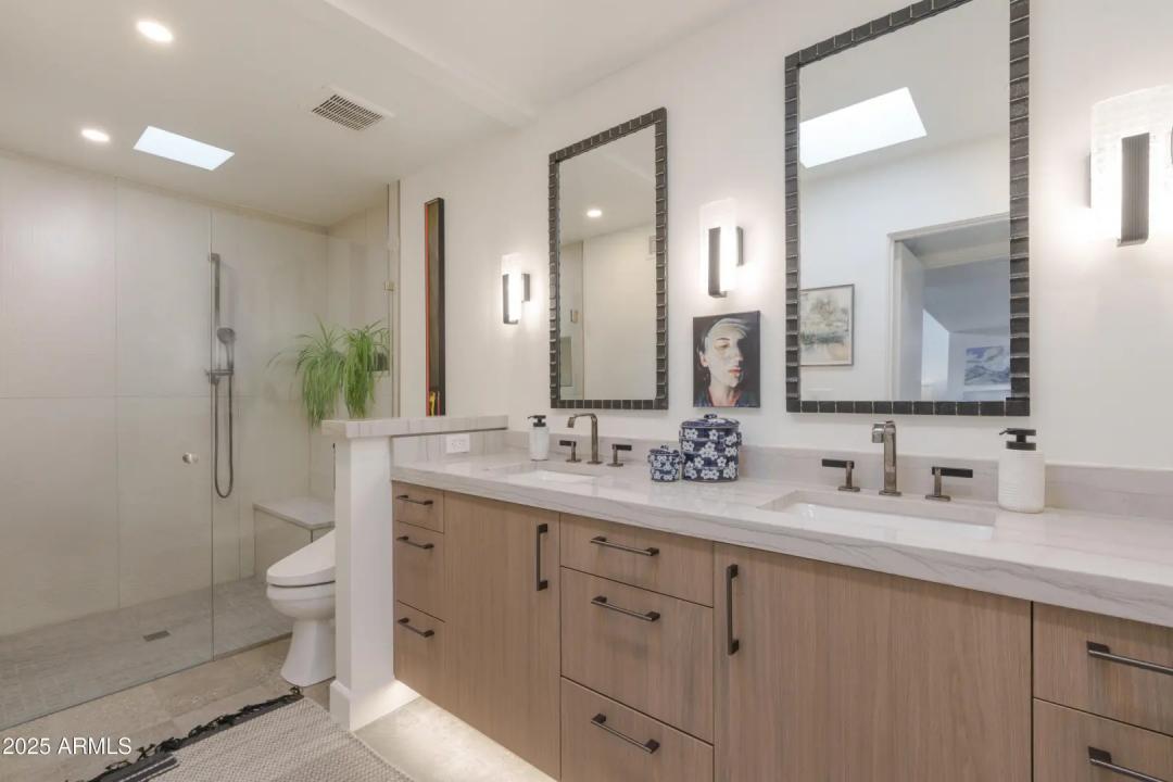 Real Estate Picture 16