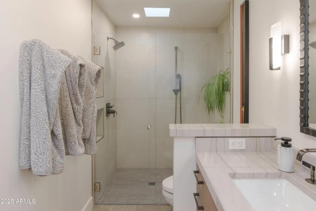 Real Estate Picture 17