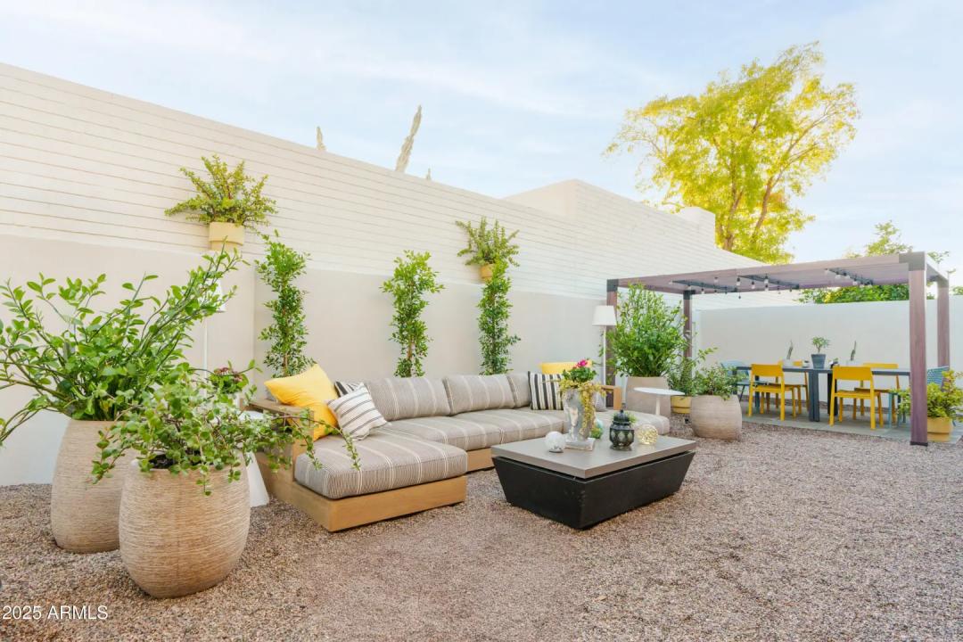 Real Estate Picture 24