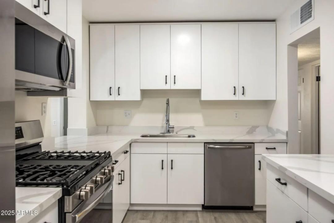 Real Estate Picture 5