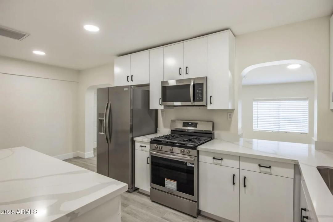 Real Estate Picture 6