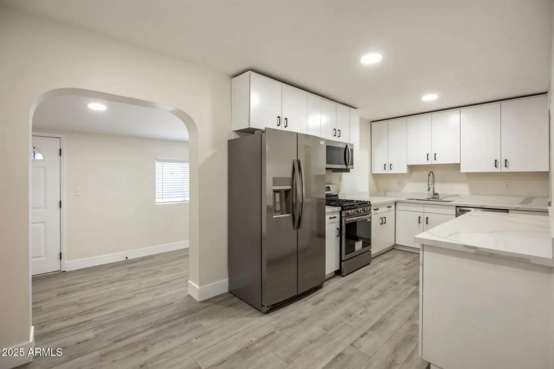 Real Estate Picture 4