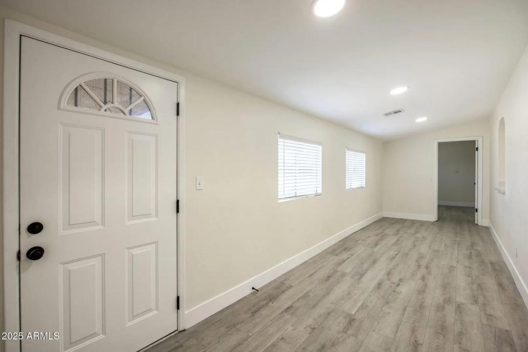 Real Estate Picture 16