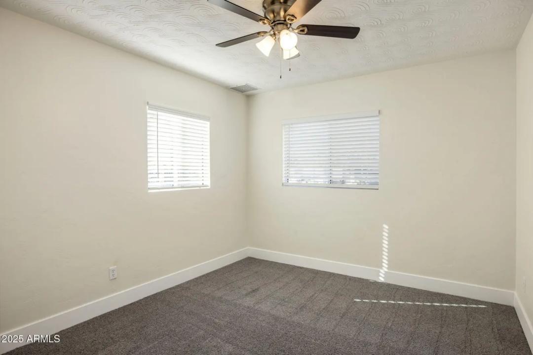 Real Estate Picture 11