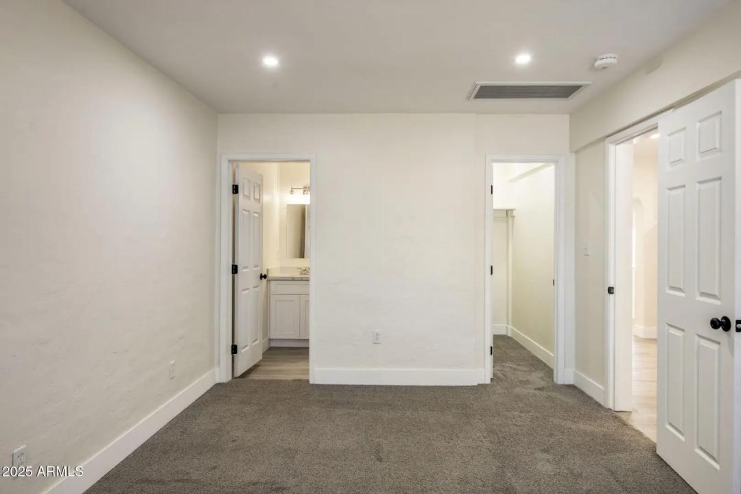 Real Estate Picture 8