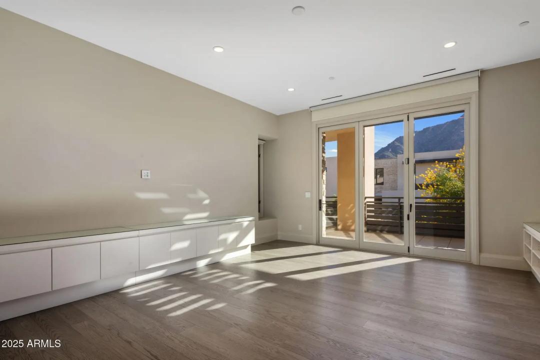 Real Estate Picture 11