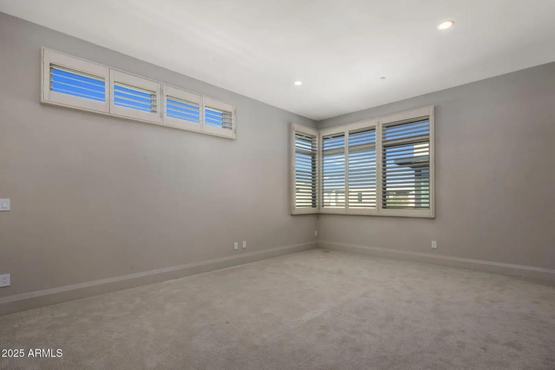 Real Estate Picture 16