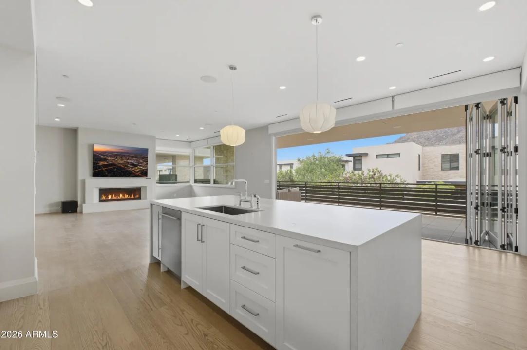 5541 E STELLA Lane Paradise Valley AZ 85253