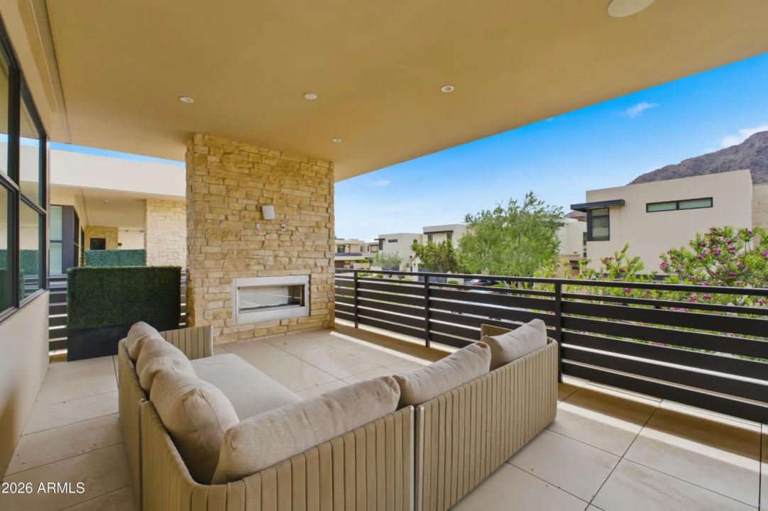 Real Estate Picture 6