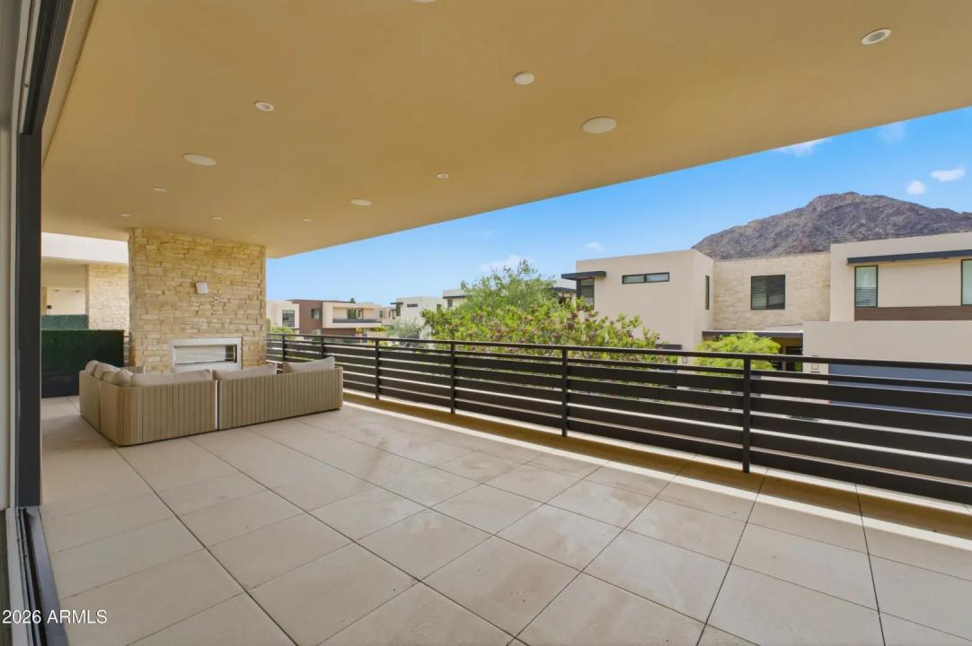 Real Estate Picture 7