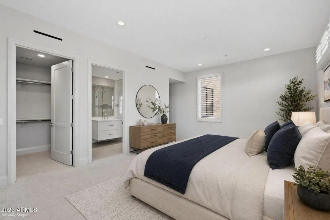 Real Estate Picture 13