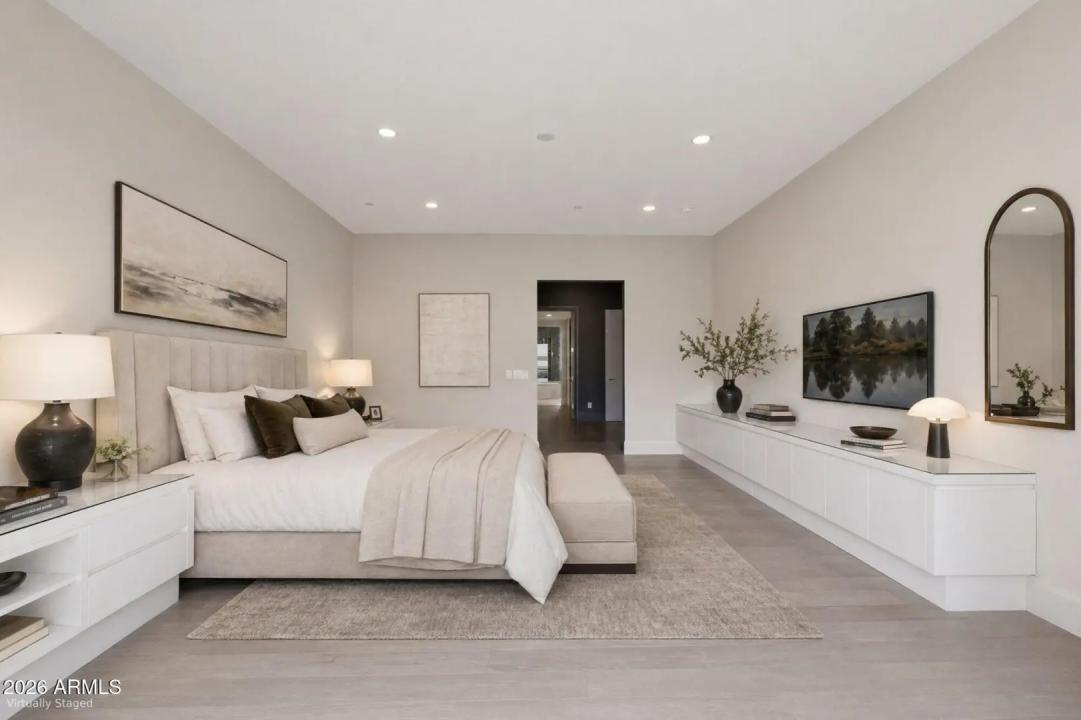 Real Estate Picture 7