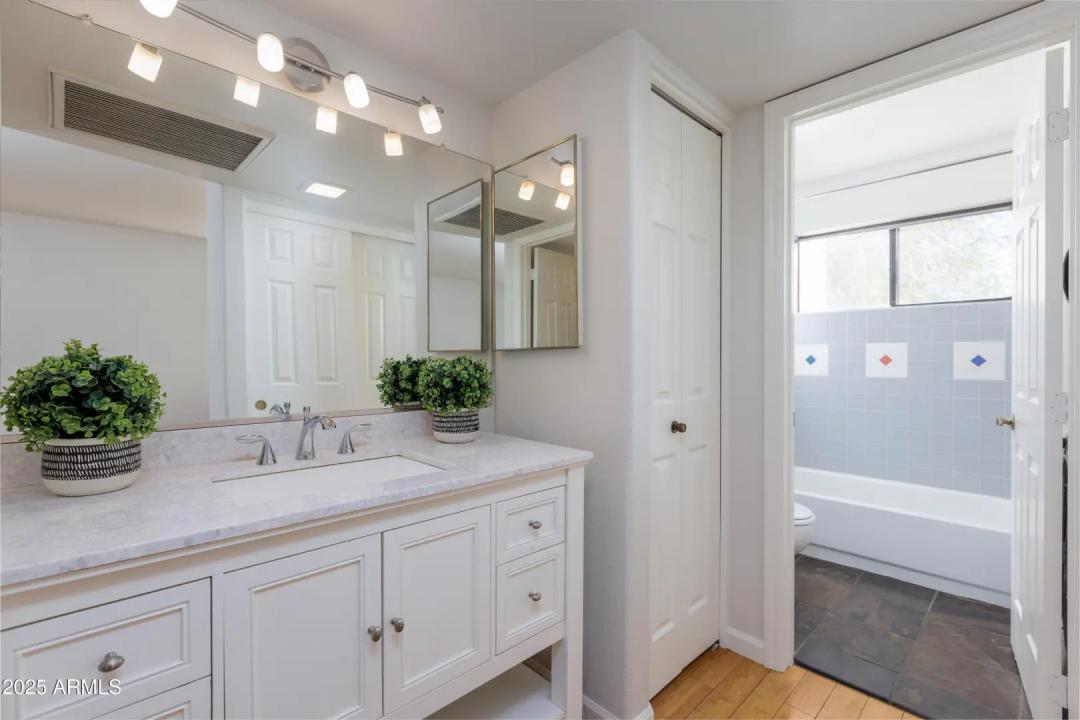 Real Estate Picture 5