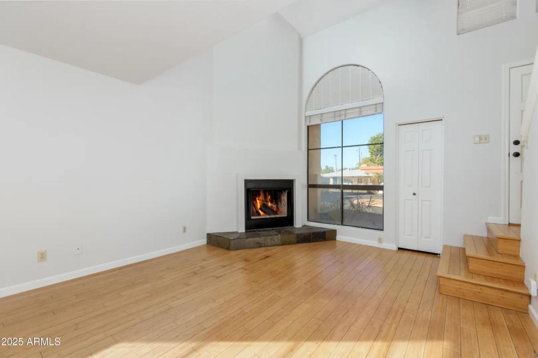 Real Estate Picture 7