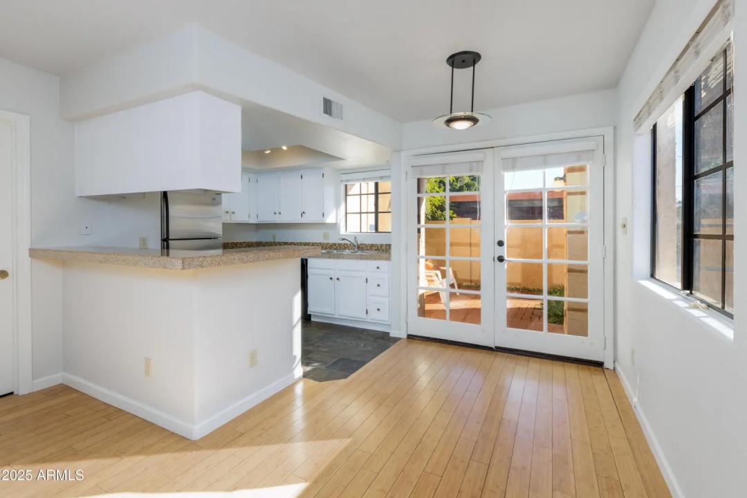 Real Estate Picture 9