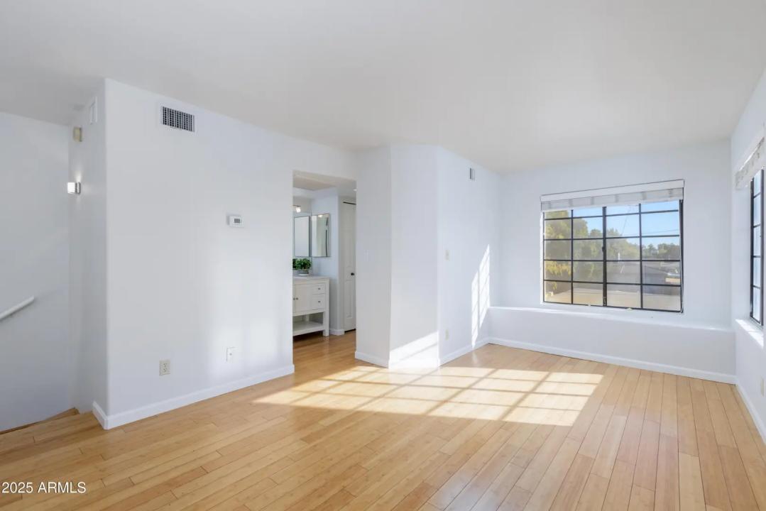 Real Estate Picture 13