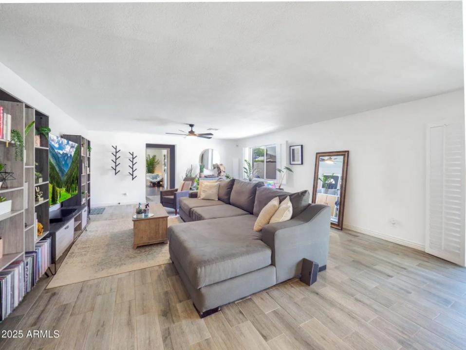 Real Estate Picture 5