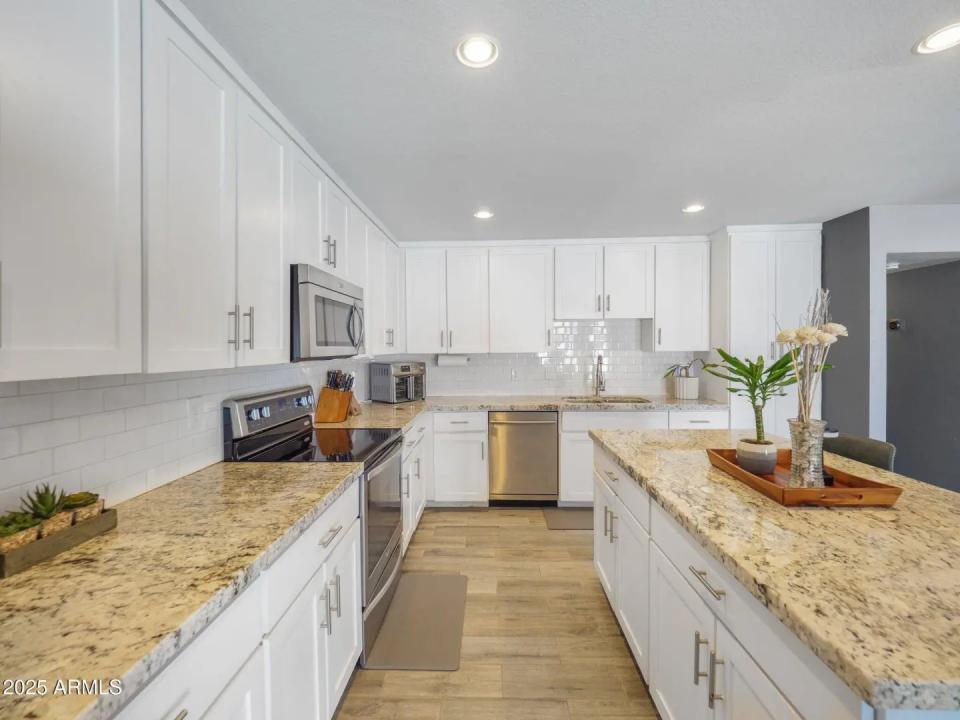 Real Estate Picture 8