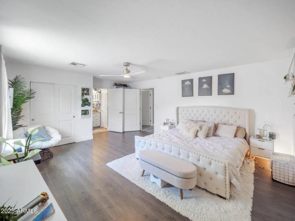 Real Estate Picture 12