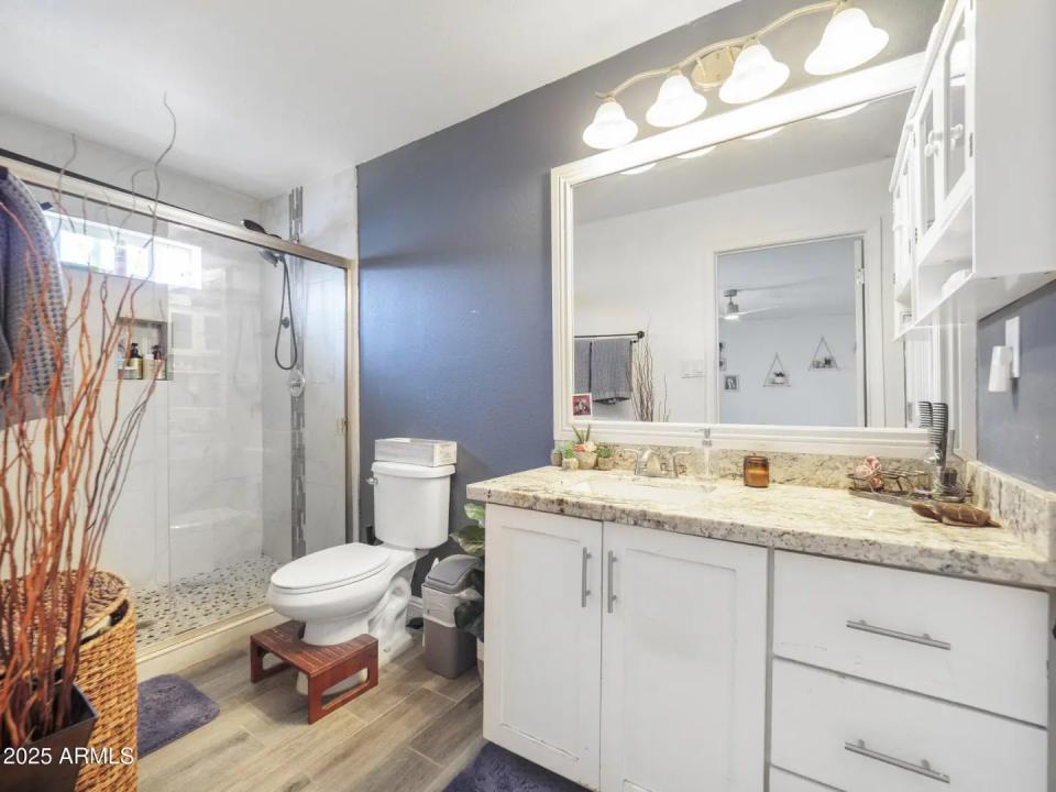 Real Estate Picture 13