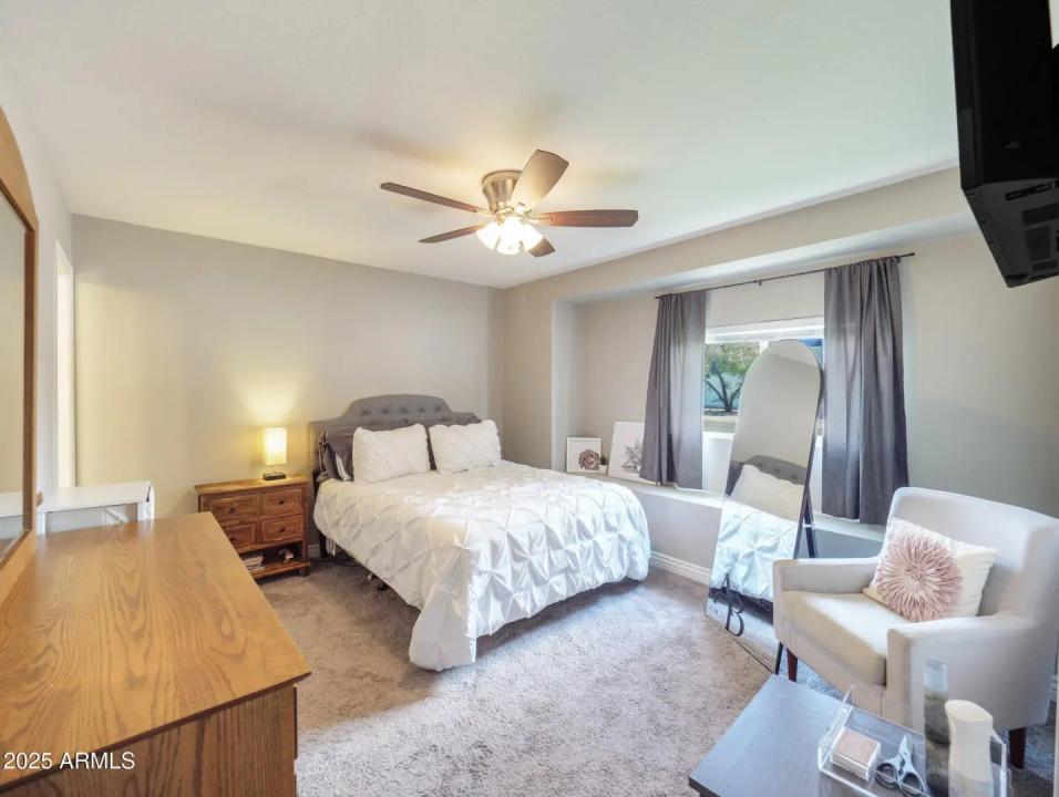 Real Estate Picture 14