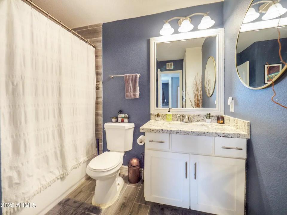 Real Estate Picture 17