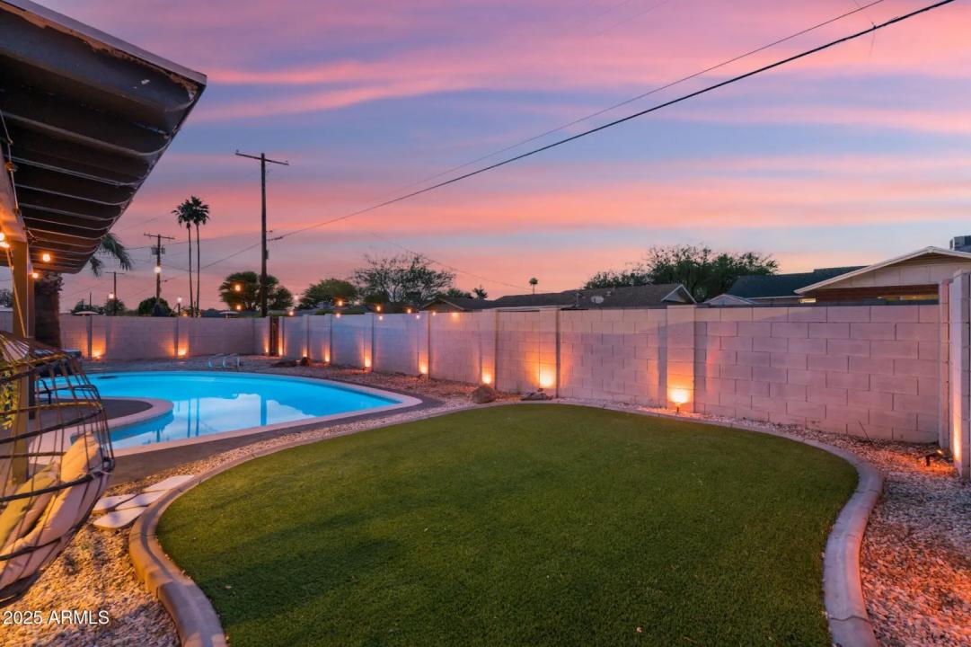 Real Estate Picture 22